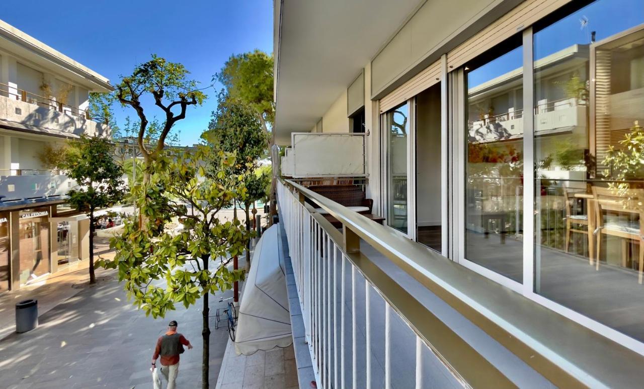 Monaco Apartments Lignano Sabbiadoro Exterior photo